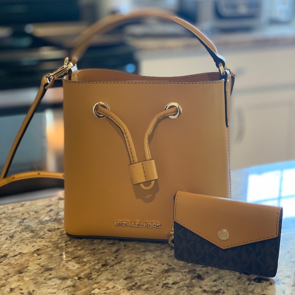 Michael Kors bucket bag and change purse